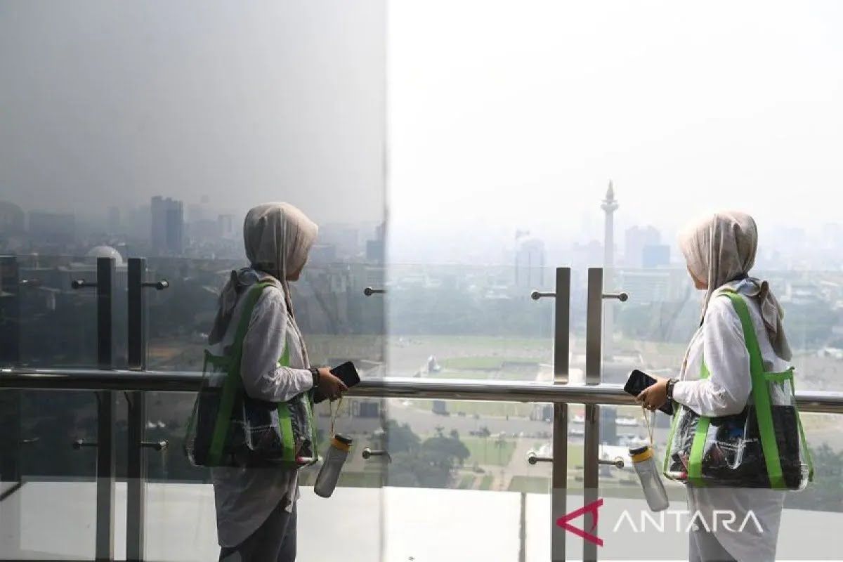 Selasa, Standard udara Ibukota mengalami penurunan pada masa kini tempati urutan ketiga